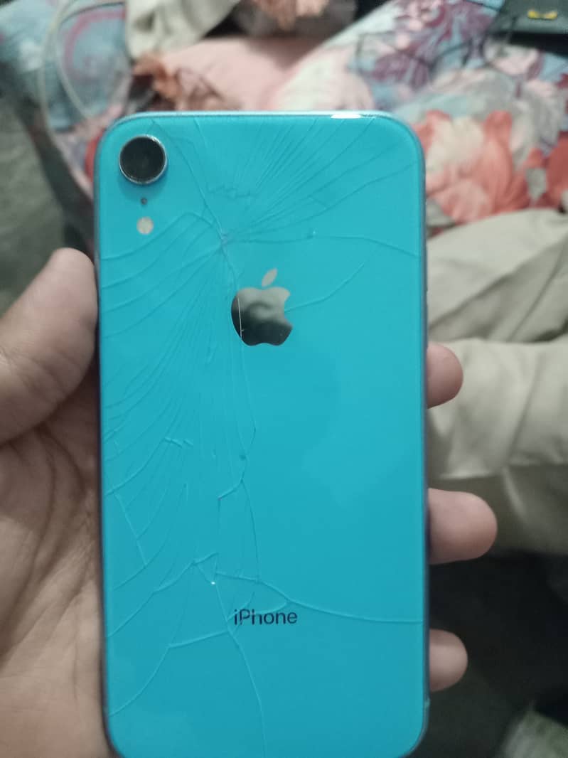iPhone XR 1