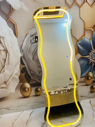 Full length mirror size 2*6 feet with 2 light stand premium quality