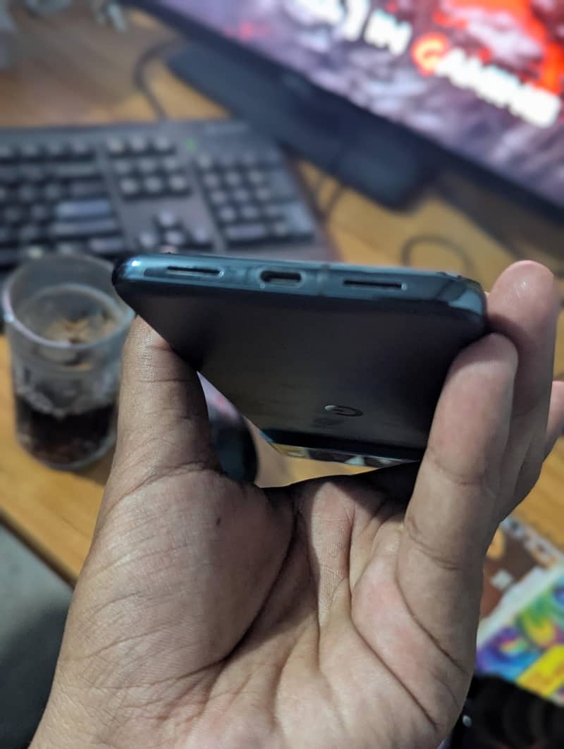 Google pixel 8 pro 4