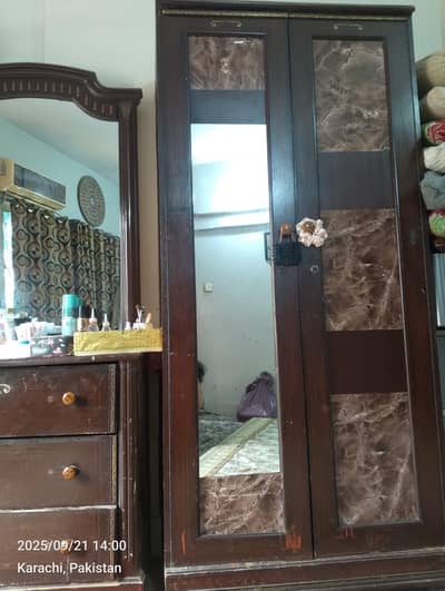 Bedroom wardrobe and dressing table