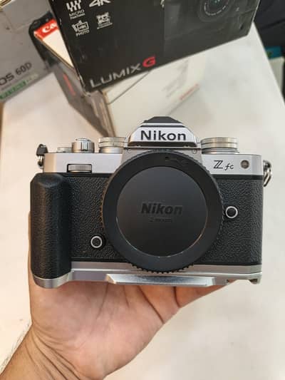 Nikon Z FC mirrorless DSLR camera