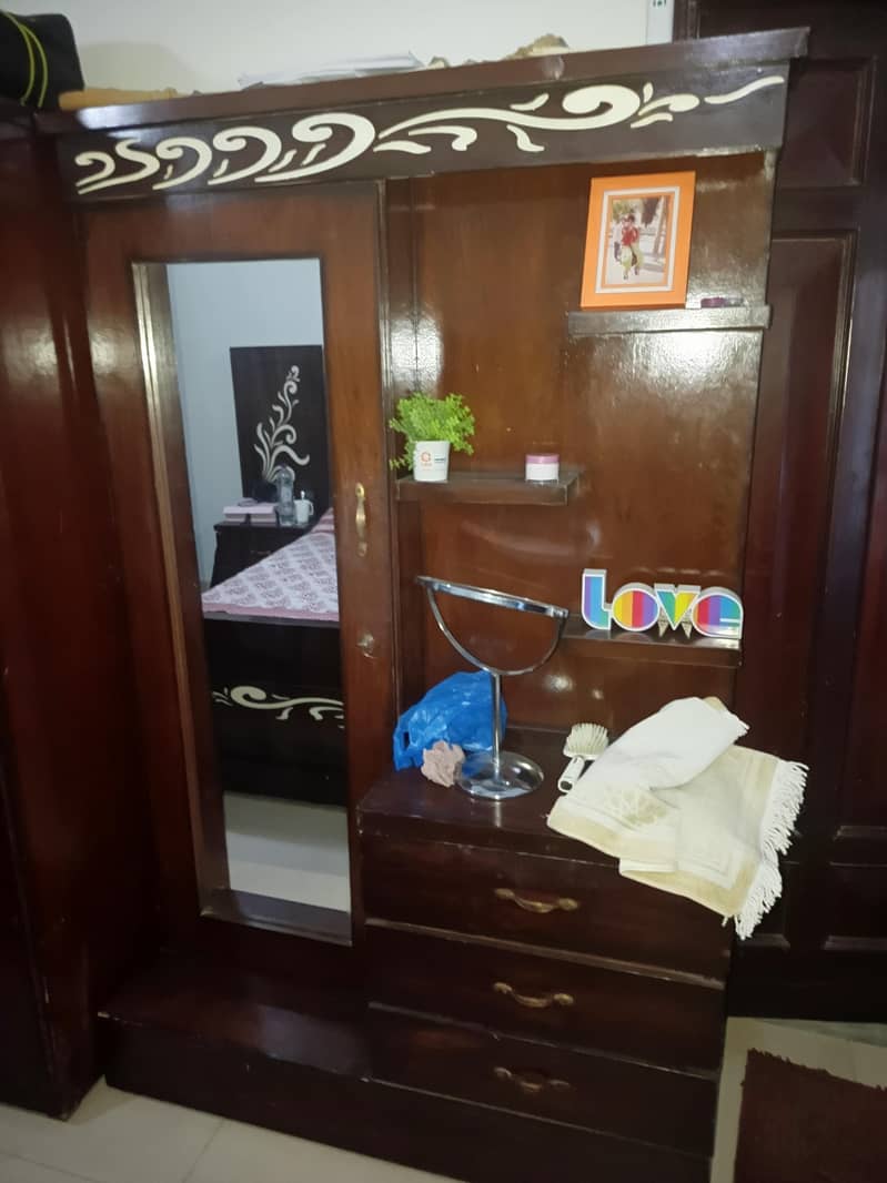 used dressing table 0