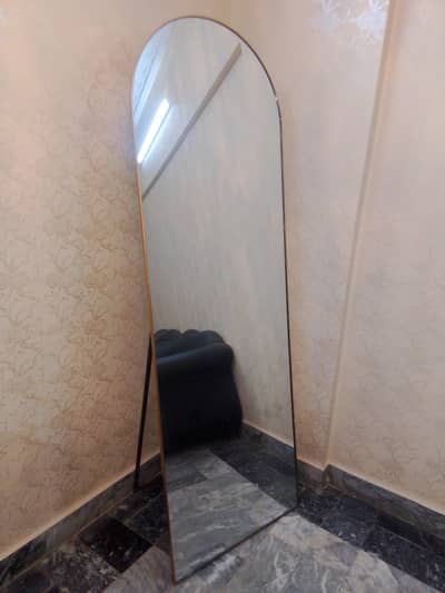 stand mirror