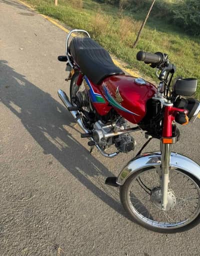 Honda 70 bike 2012 model argent for sale