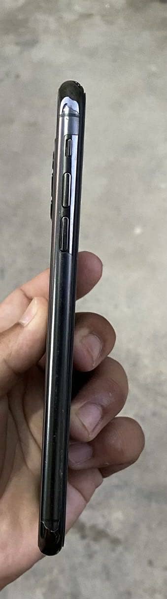 iPhone 11 Pro max 2
