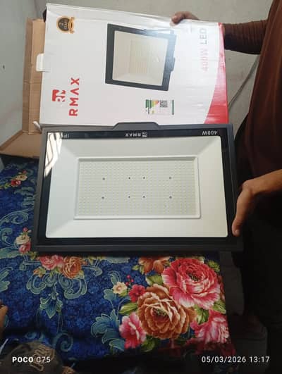 6 peec 400 waat flood light green colour