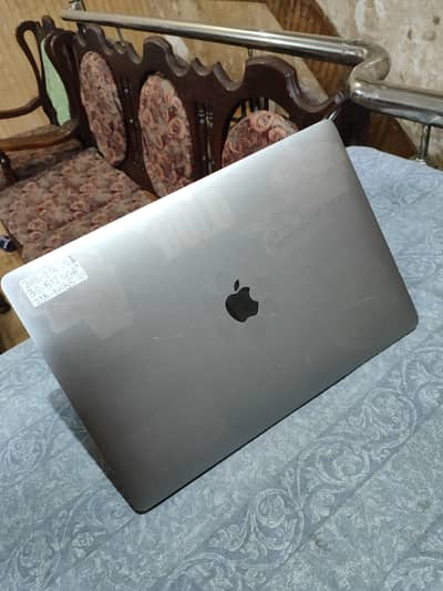 Macbook Pro 2018 late 32 Gb Ram 512 Gb Ssd Core i9 9th Gen 2.9 Ghz