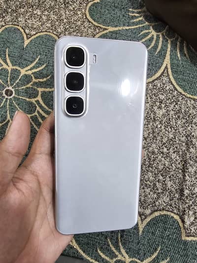 infnix Hot 60 Pro Plus 8/256 in warranty with complete Box