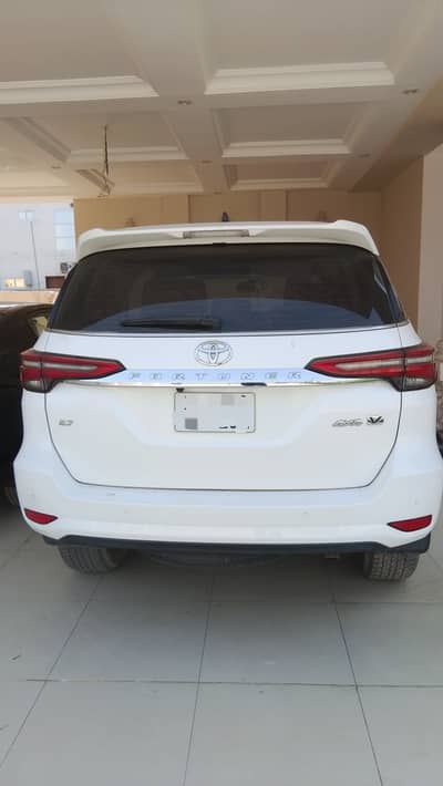 Toyota Fortuner V 2022