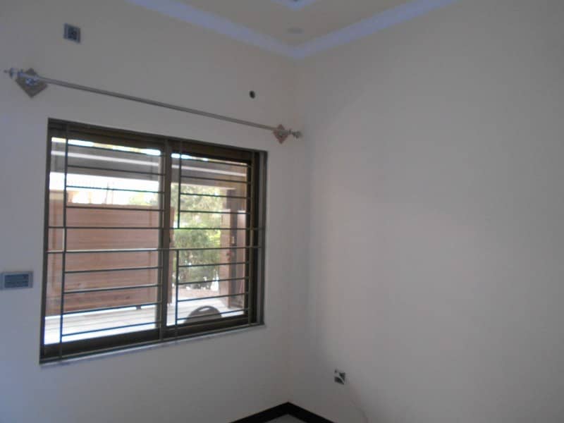 Upper Portion Sized 14 Marla Available In I-8/3 1