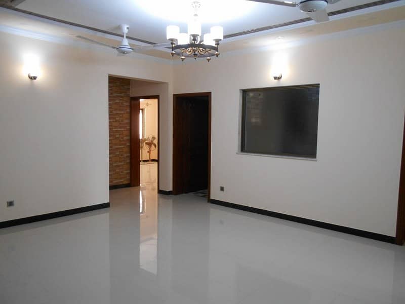 Upper Portion Sized 14 Marla Available In I-8/3 3