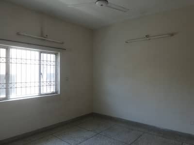 Spacious Upper Portion Is Available In I-8/2 For rent