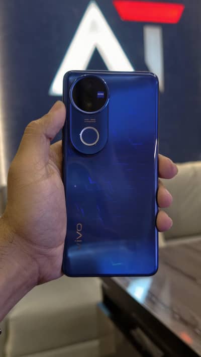 Vivo v50 12/512