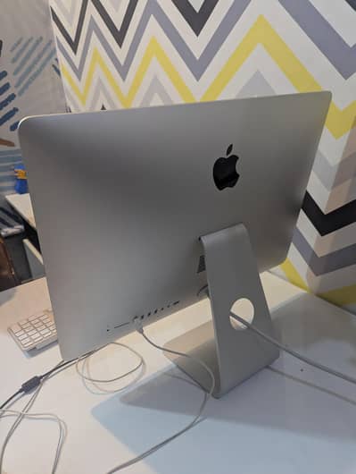 Apple iMac urgent sale 21.5" Retina 4k (Late 2015) Core i5, 8Gb RAM,