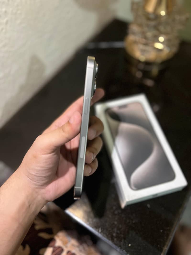 IPHONE 15 PRO MAX JV 1
