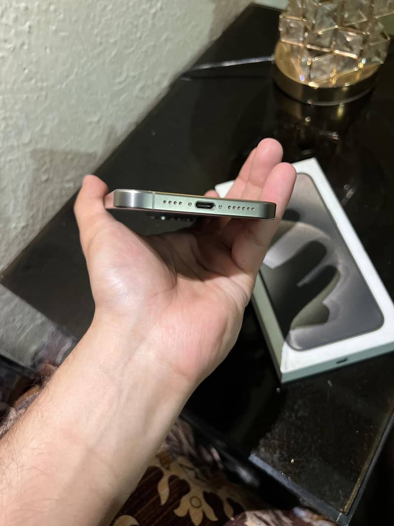 IPHONE 15 PRO MAX JV 4