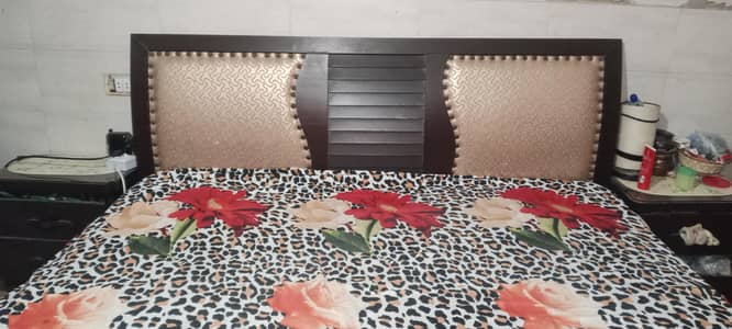 urgent sell +side table free