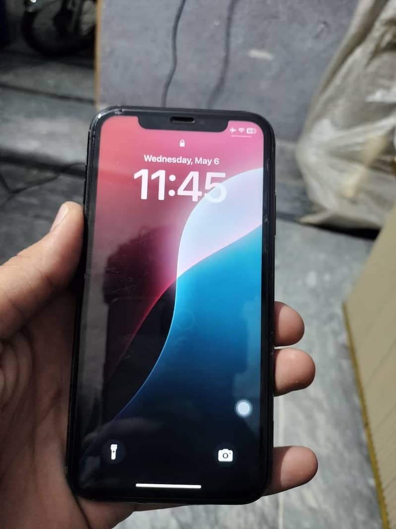 iPhone 11 3