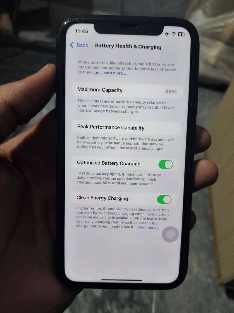 iPhone 11 4