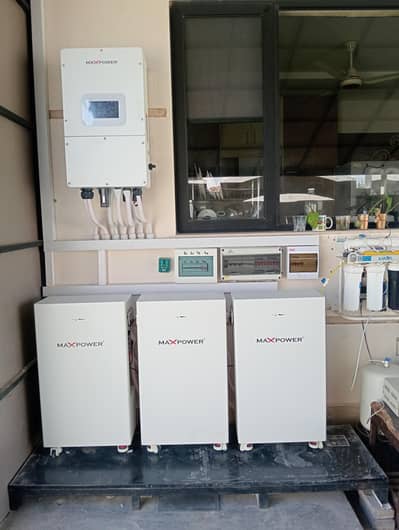 Solar Hybrid System with Battery backup