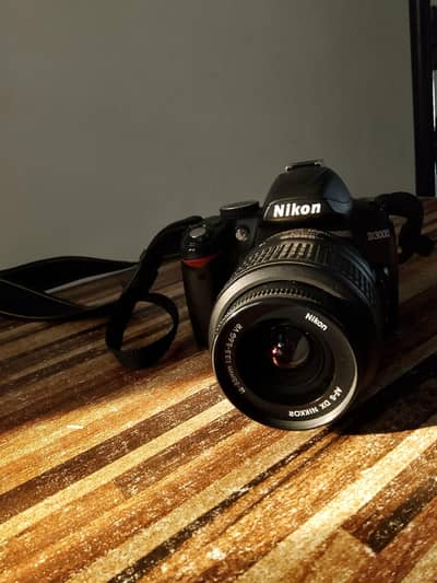 Nikon D3000 Camera woth original box and accessories