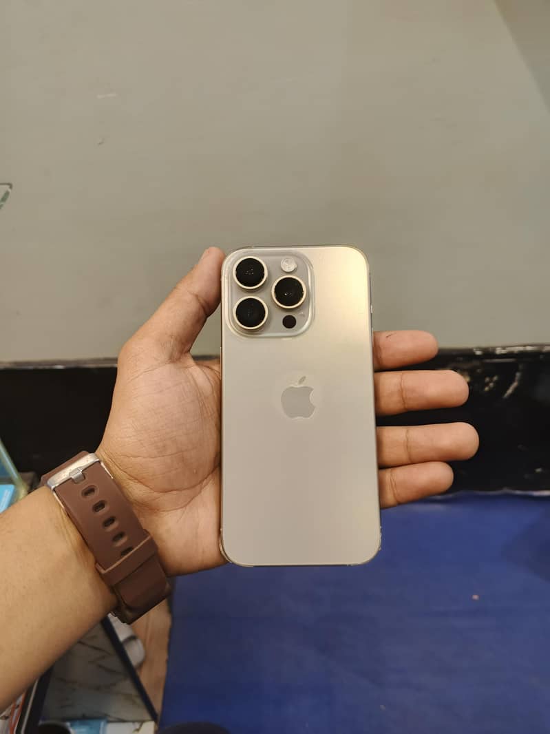 iPhone 15 pro 0