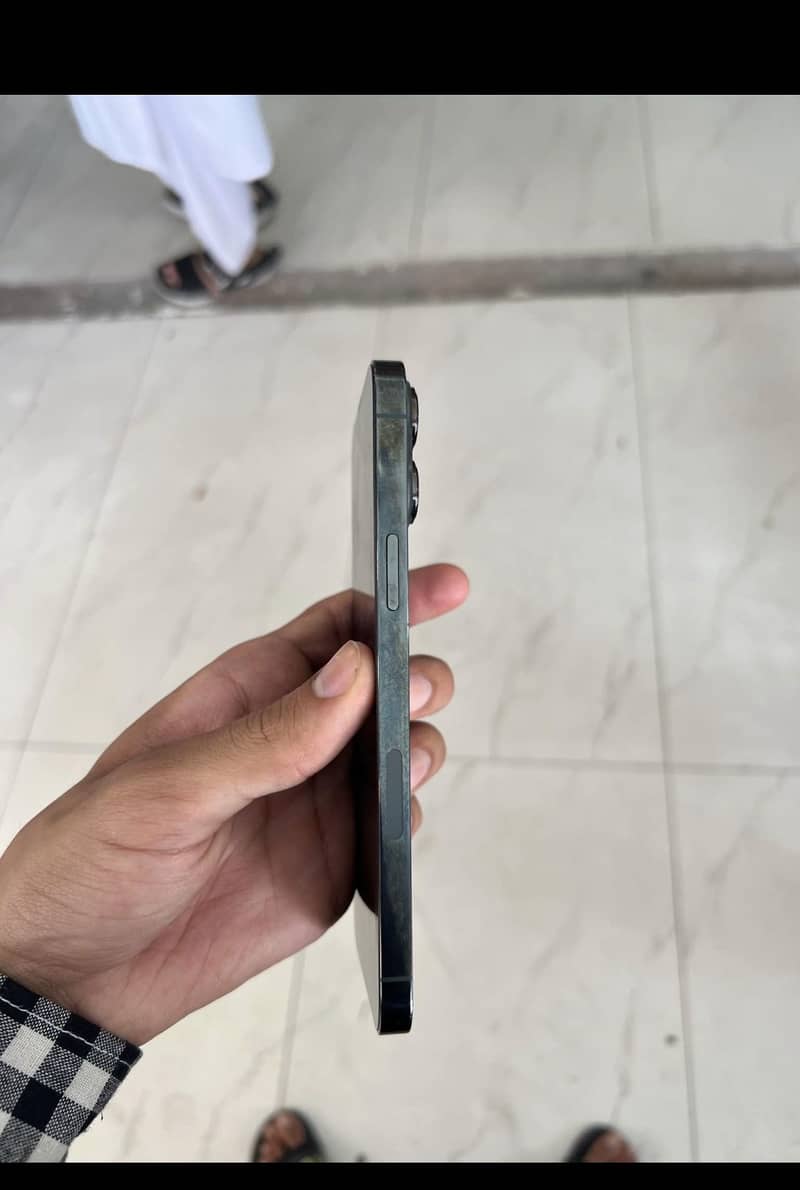 iPhone 13 Pro Max 2
