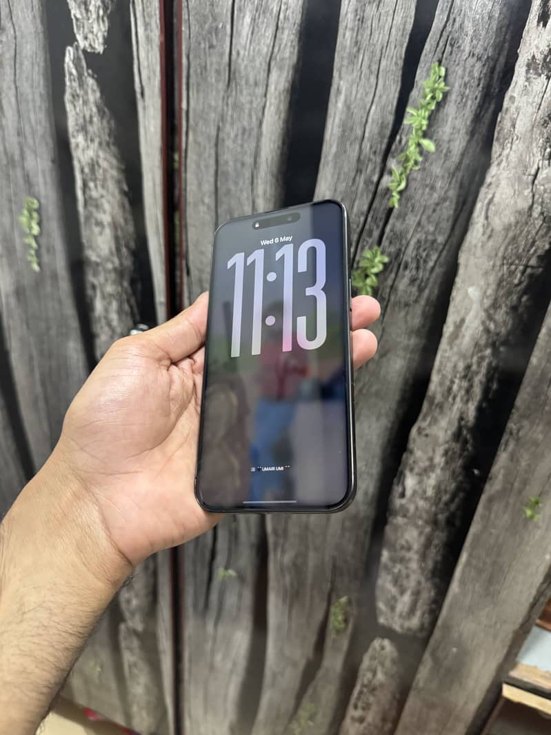 iPhone 15 pro max 3