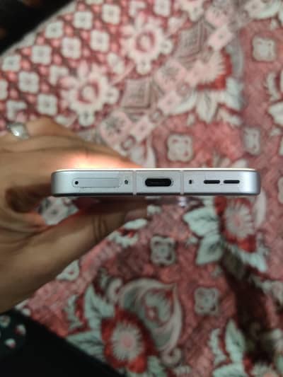 one plus 13t global rom installed lush condition 10by 10 sim Time av