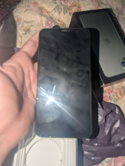 I phone 11 pro max 64 gb
