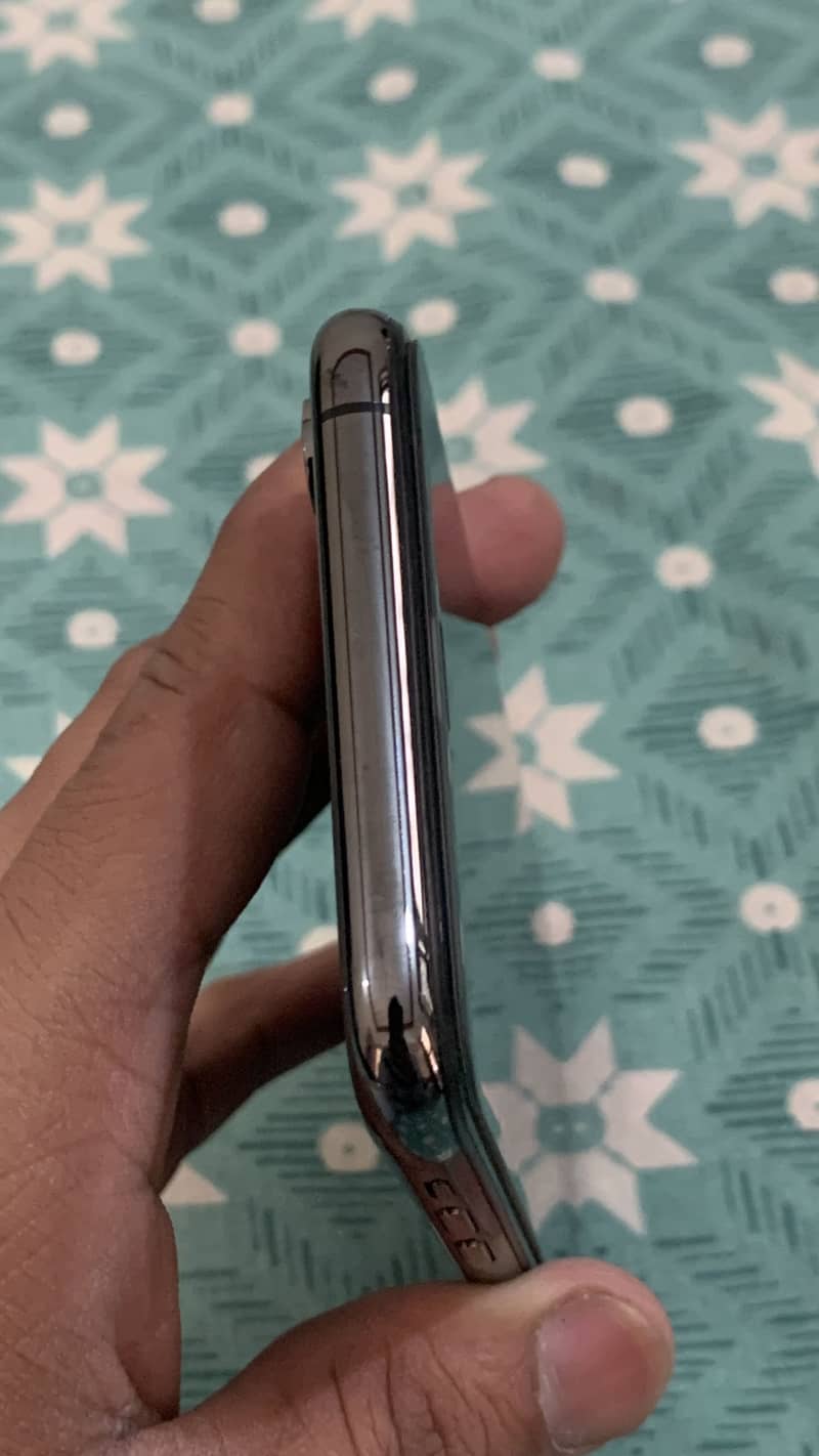 Iphone XS 4