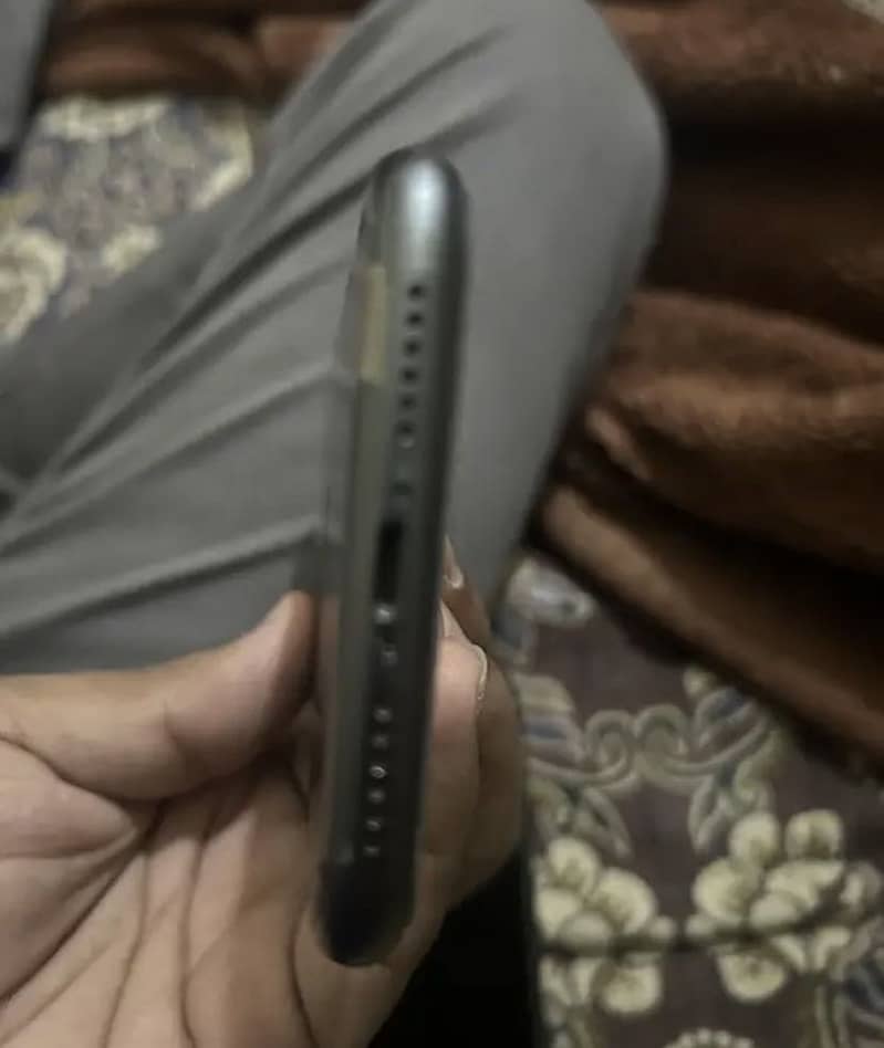 iphone 11 4