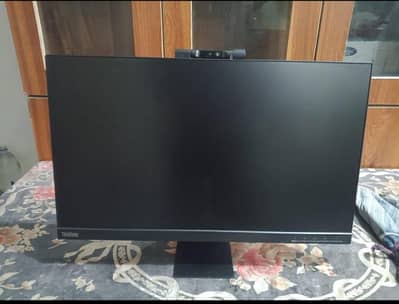 60 HZ borderless monitor with camera