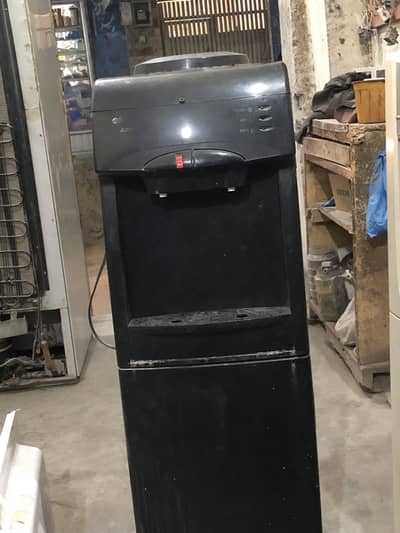 Original condition dispenser. . ph:03368866363