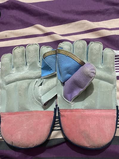 Keeping gloves for hard ball cricket (include 2nd gloves)