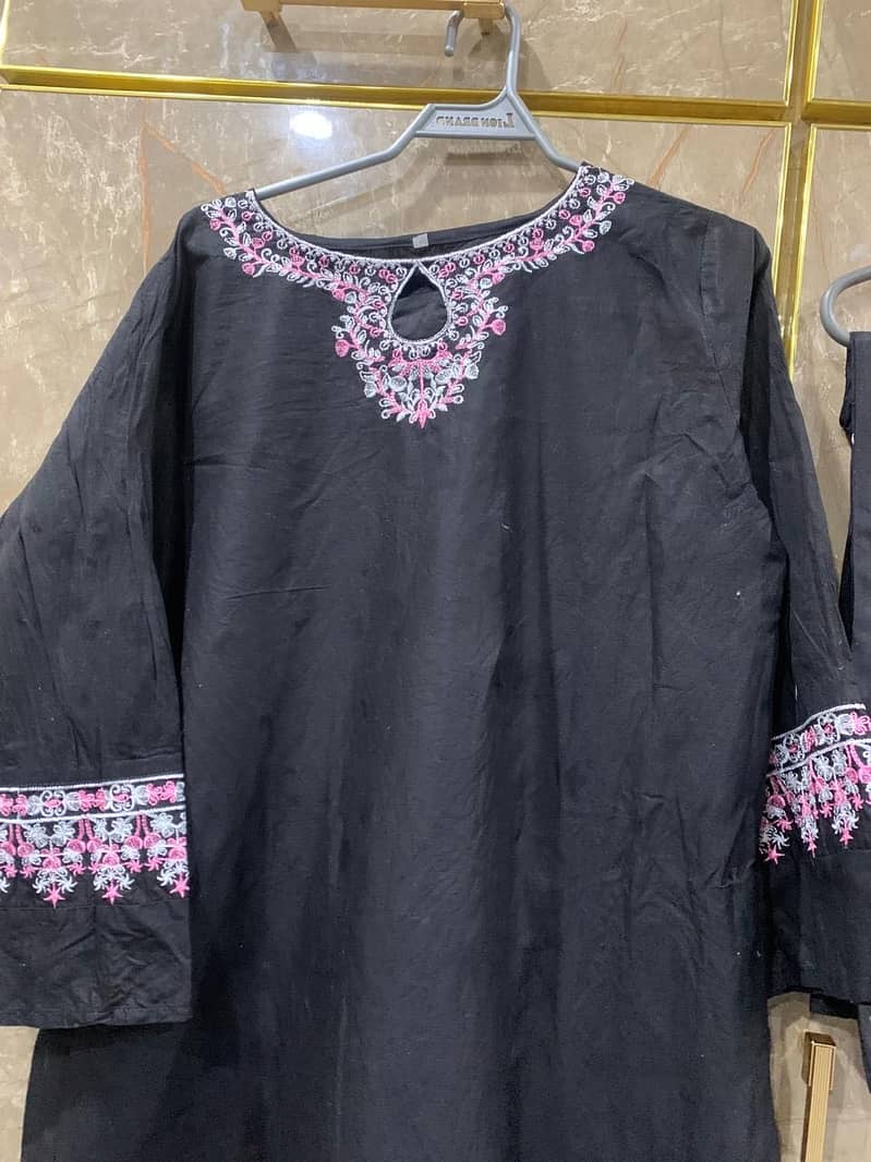 Embroidered 2 pc 1