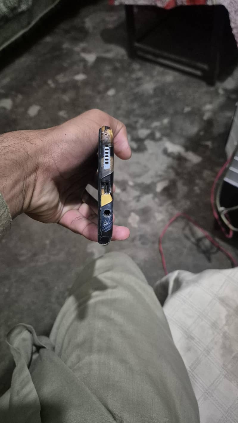 Tecno camon 16 se 1