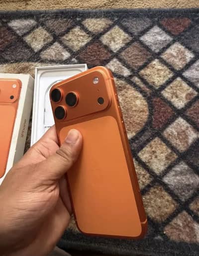 17 pro max factory unlock Non pta 256GB 100 battery health 125 cycle