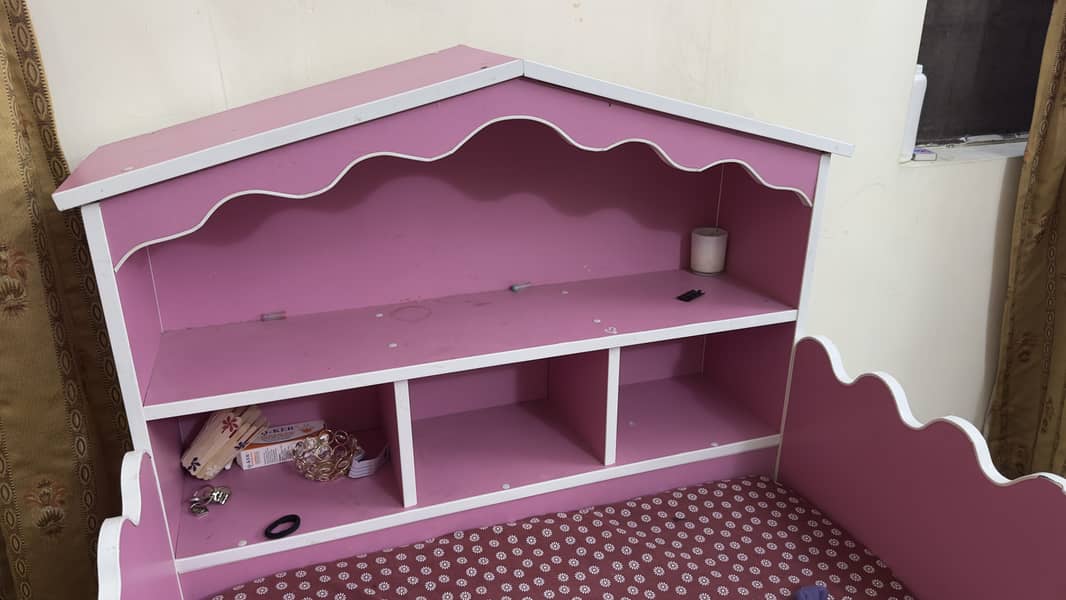 Bed in mint condition 3