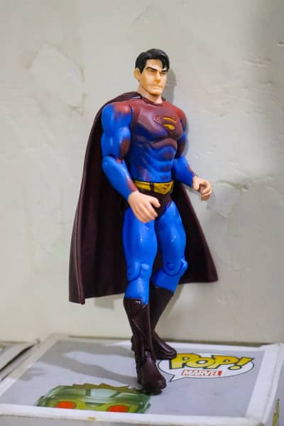 SUPERMAN ACTION FIGURE