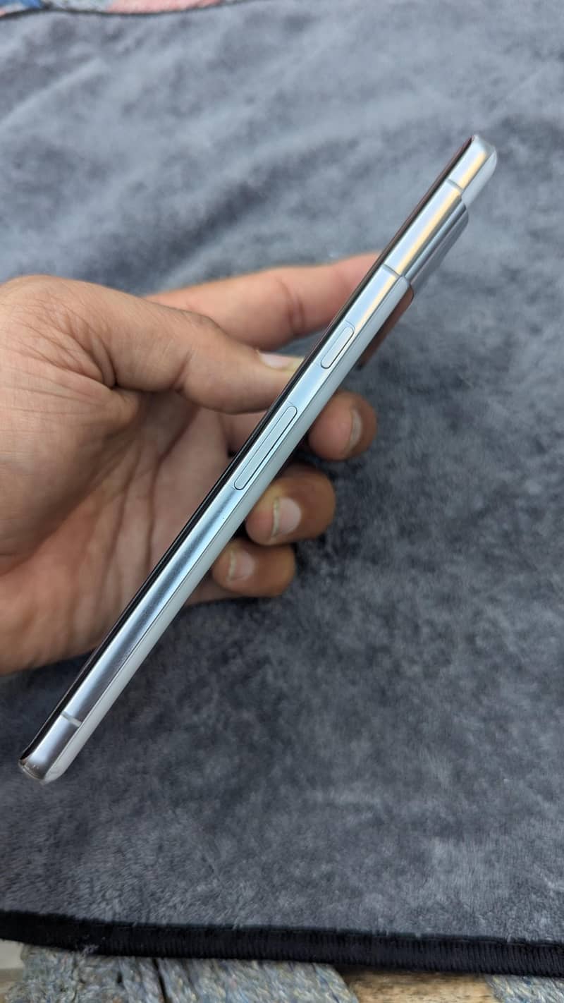 Google pixel 7pro 4