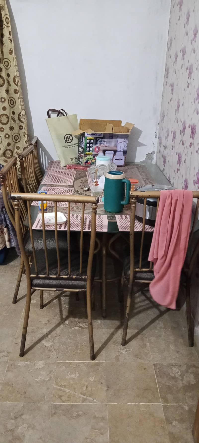 Dinning Table 0
