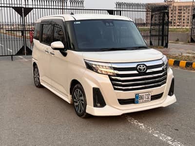 Toyota Roomy Custom 2022