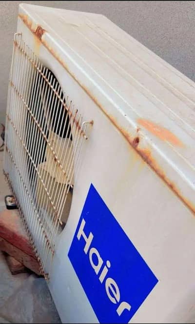 non inverter ac . . . only one season used