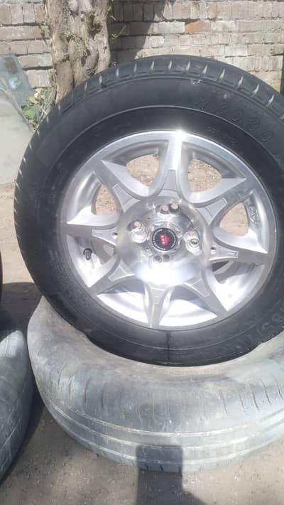 Car tyres with Alloy Rim 185/70R14