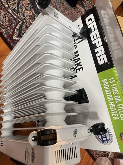 Brand New Geepas 13 Fins Oil Filled Radiator Heater