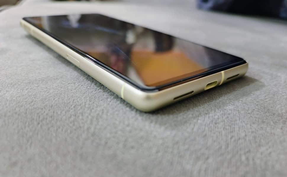 Google Pixel 7 4