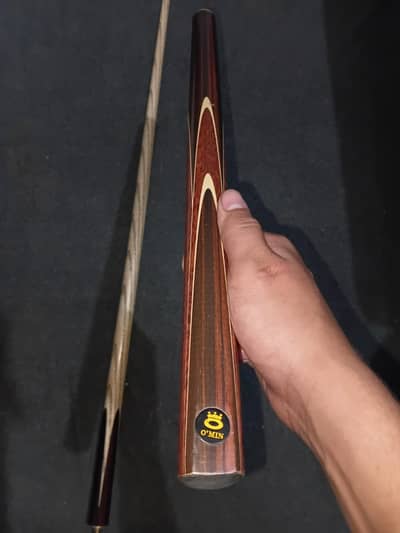 O'MIN 3/4 jointed snooker cue brand new condition.