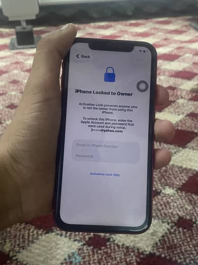 iPhone 11 non pta iCloud locked  64gb my WhatsApp 03177130030