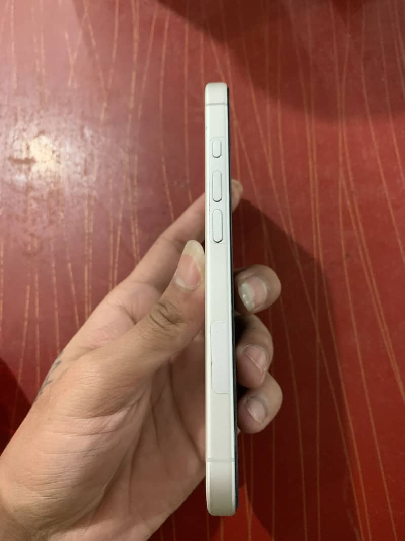 iPhone 16 jv 3